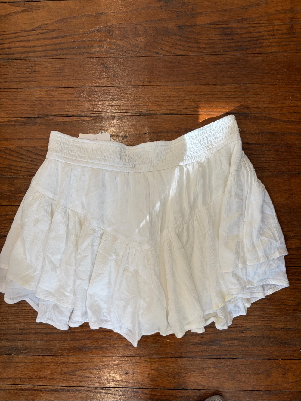 Hollister White Tiered Ruffle Mini Skort